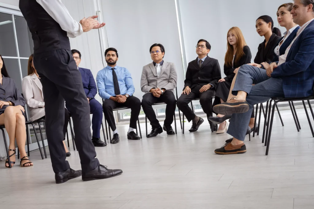 conversa de alinhamento durante capacitação informal